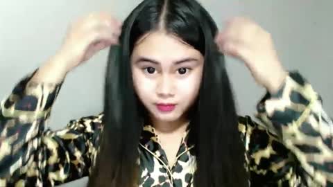 LOREN online show from January 4, 5:26 pm