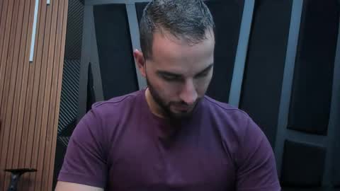 Snapshot of lorenzo_walker_ chatting on September 26, 5:17 pm L O R E N Z O Thumbs Up help online show from September 26, 5:17 pm