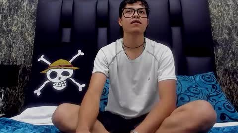 Lorenzo wildd online show from February 6, 8:12 pm