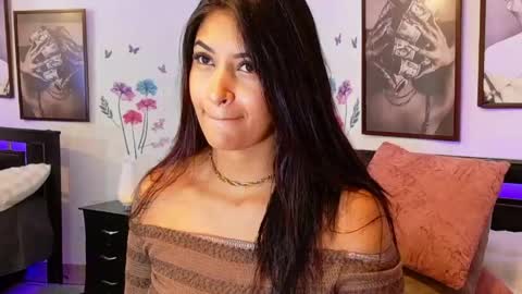 loretahorny online show from May 11, 1:28 pm