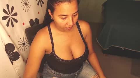 Snapshot of loretta_ chatting on February 17, 12:43 am Loretta Gmez online show from February 17, 12:43 am