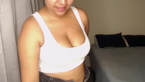 Snapshot of loretta_ chatting on March 1, 4:37 am Loretta Gmez online show from March 1, 4:37 am