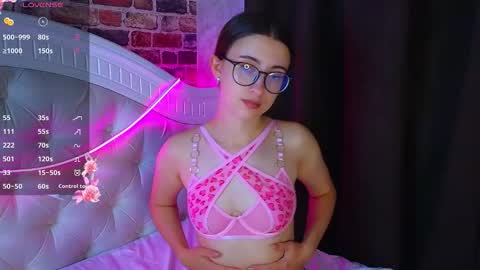 Snapshot of loretta_martinez chatting on September 23, 4:43 pm loretta_martinez online show from September 23, 4:43 pm