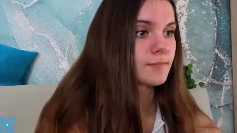 Chloe for Fan BlackHole online show from June 11, 6:39 pm