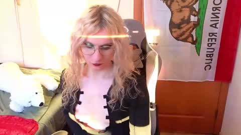 Lori -----------------------------------    online show from February 14, 1:41 pm