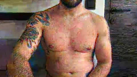 Snapshot of loris93c chatting on January 4, 1:10 am loris93c online show from January 4, 1:10 am