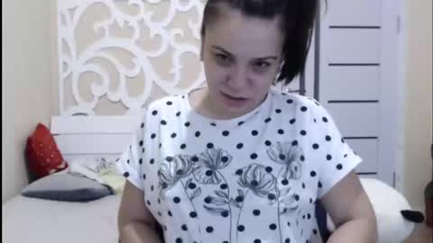 Snapshot of lorragrey chatting on February 14, 5:19 am LorraGrey online show from February 14, 5:19 am