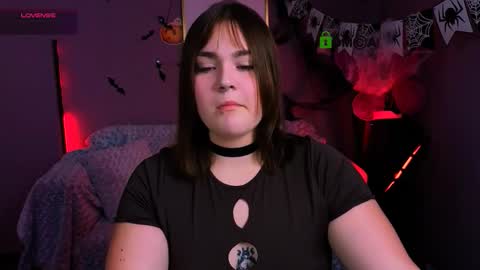 Lora for u online show from November 1, 8:22 pm