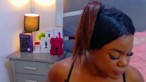 lorraine_johnson online show from June 13, 6:39 pm