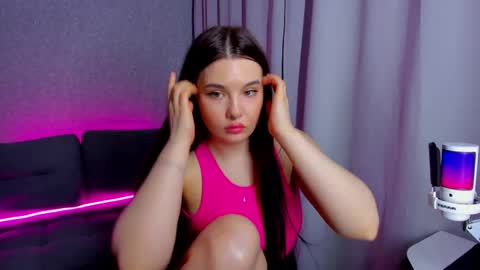 Snapshot of lorrimoon chatting on February 27, 3:04 am LorriMoon online show from February 27, 3:04 am