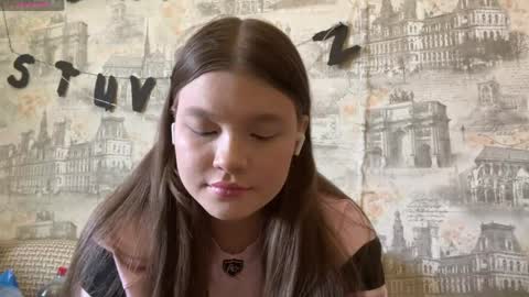 Snapshot of lorrineyosko chatting on April 3, 5:27 am Thea online show from April 3, 5:27 am