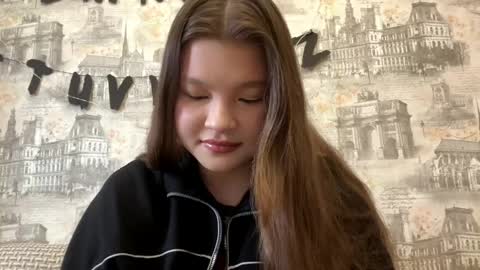 Snapshot of lorrineyosko chatting on April 5, 5:26 am Thea online show from April 5, 5:26 am