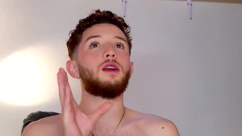 Snapshot of los_juanes chatting on February 6, 8:45 pm JUAN JUAN online show from February 6, 8:45 pm