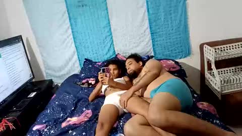 Snapshot of losexoticos01 chatting on March 13, 3:35 am losexoticos01 online show from March 13, 3:35 am