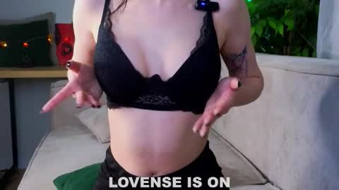 Jess online show from March 8, 2:21 pm