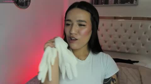 lottie_fox online show from January 7, 3:31 am