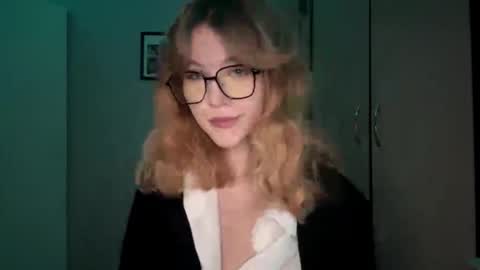 Hi Im Nicole online show from September 10, 3:23 pm