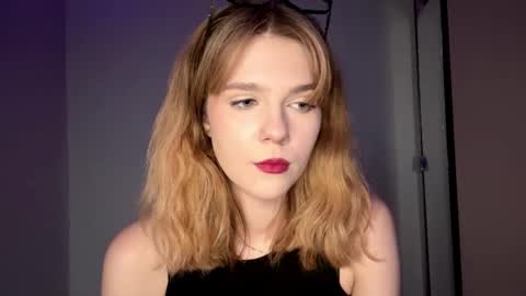 Hi Im Nicole online show from September 14, 1:10 pm
