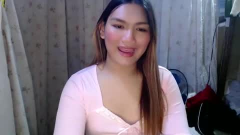 Snapshot of louheart chatting on December 5, 7:28 pm Sweet online show from December 5, 7:28 pm