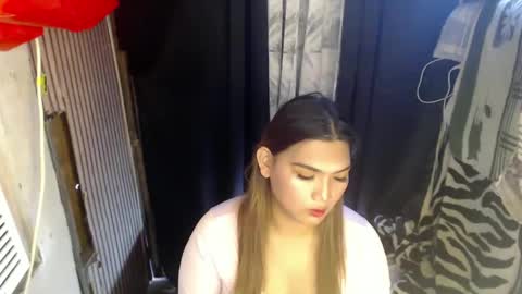 Snapshot of louheart chatting on December 12, 5:10 am Sweet online show from December 12, 5:10 am