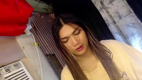 Snapshot of louheart chatting on December 17, 11:27 pm Sweet online show from December 17, 11:27 pm