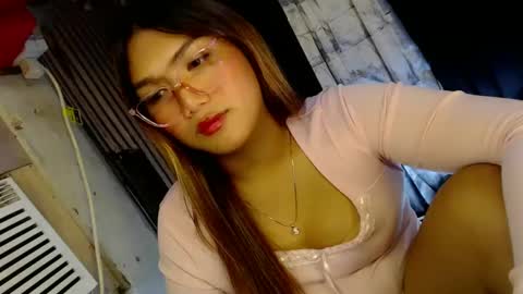 Snapshot of louheart chatting on December 21, 5:07 pm Sweet online show from December 21, 5:07 pm