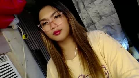 Snapshot of louheart chatting on December 23, 8:03 pm Sweet online show from December 23, 8:03 pm
