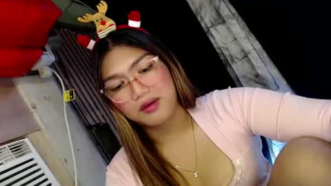 Snapshot of louheart chatting on December 25, 5:47 pm Sweet online show from December 25, 5:47 pm