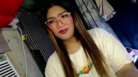 Snapshot of louheart chatting on December 27, 12:07 am Sweet online show from December 27, 12:07 am