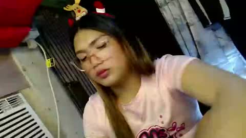 Snapshot of louheart chatting on December 29, 1:49 pm Sweet online show from December 29, 1:49 pm