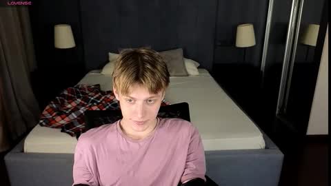 louie_evans online show from September 23, 8:56 pm