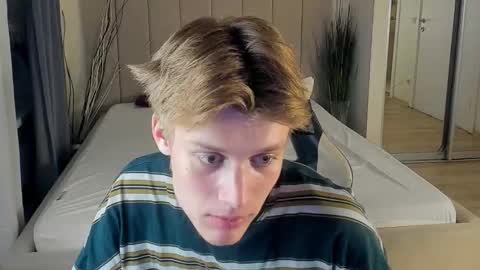 louie_evans online show from September 29, 5:18 pm