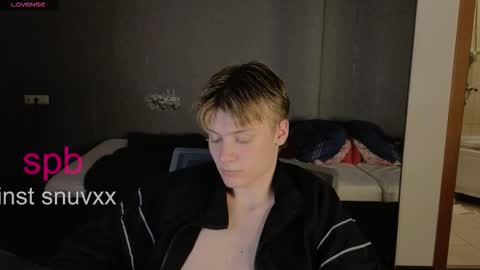 louie_evans online show from October 3, 3:36 am