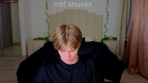 louie_evans online show from October 29, 9:05 pm