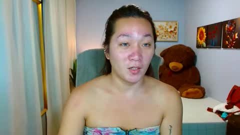 Snapshot of louie_sexy chatting on March 6, 12:01 pm Cathy online show from March 6, 12:01 pm