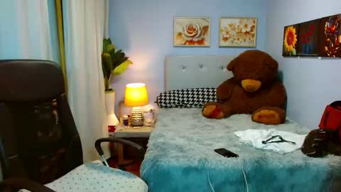 Snapshot of louie_sexy chatting on March 16, 10:19 am Cathy online show from March 16, 10:19 am