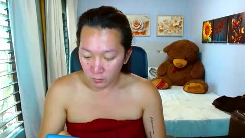 Snapshot of louie_sexy chatting on April 13, 7:03 am Cathy online show from April 13, 7:03 am