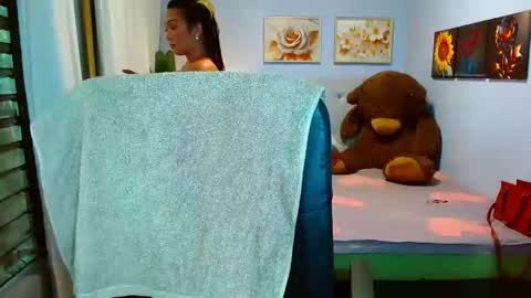 Snapshot of louie_sexy chatting on April 25, 7:00 am Cathy online show from April 25, 7:00 am