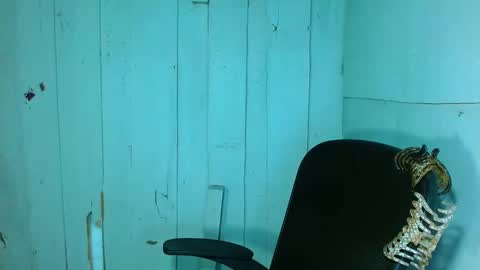 Snapshot of louie_sexy chatting on May 19, 5:25 am Cathy online show from May 19, 5:25 am