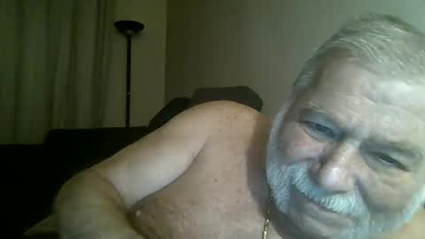 louis_chokdee online show from December 5, 4:23 pm