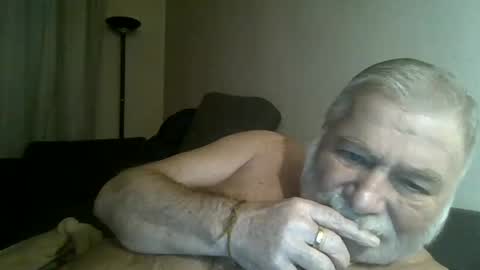 louis_chokdee online show from December 8, 4:07 pm
