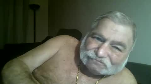 louis_chokdee online show from December 15, 4:15 pm