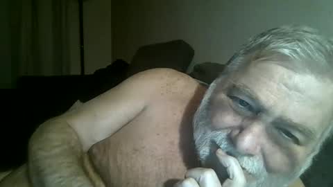 louis_chokdee online show from January 8, 5:05 pm