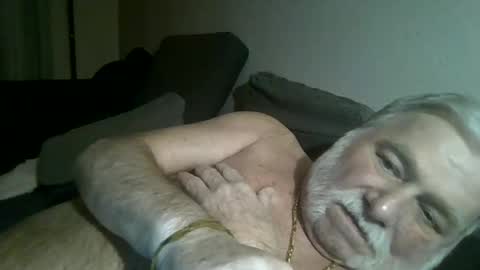 louis_chokdee online show from January 18, 7:37 pm
