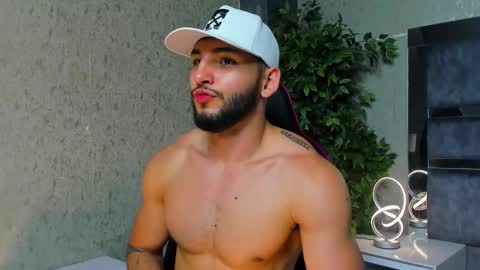 Louis online show from November 19, 10:10 pm