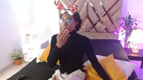 Snapshot of louis_hardstar chatting on December 4, 7:34 pm Louis Valdz online show from December 4, 7:34 pm