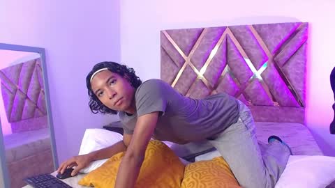 Snapshot of louis_hardstar chatting on January 9, 8:22 pm Louis Valdz online show from January 9, 8:22 pm