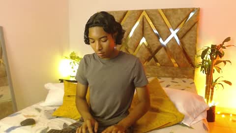 Snapshot of louis_hardstar chatting on January 13, 8:15 pm Louis Valdz online show from January 13, 8:15 pm