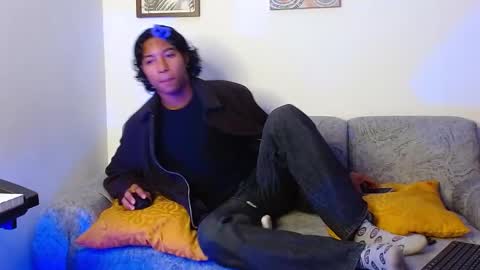 Snapshot of louis_hardstar chatting on January 20, 12:39 pm Louis Valdz online show from January 20, 12:39 pm