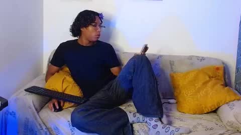 Snapshot of louis_hardstar chatting on January 20, 4:01 pm Louis Valdz online show from January 20, 4:01 pm